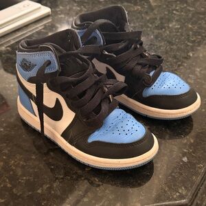 Nike Kids High-Top Sneakers in Black/Blue/White